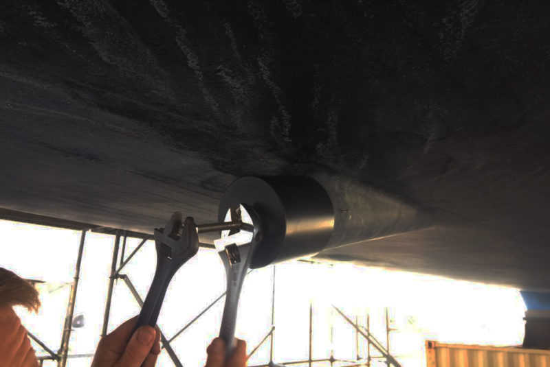 Shaft pull and cutlass bearing replacement on Sailing Yacht Blues Southern Wind 100 RS
