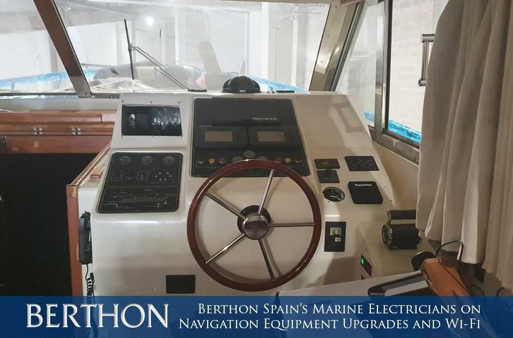 marine-electricians-on-navigation-equipment-2a